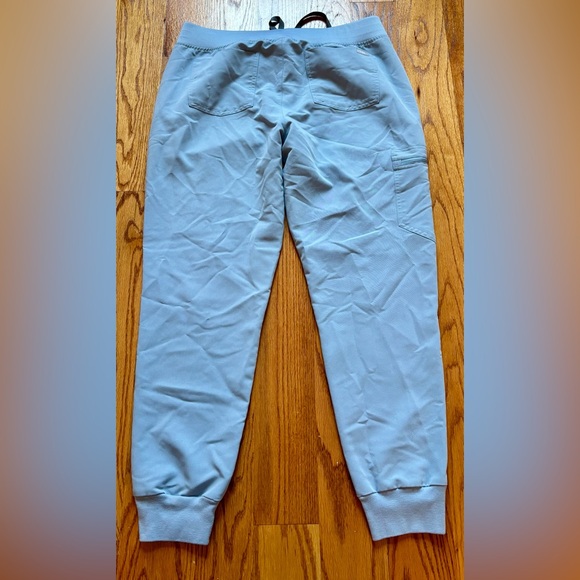 Figs Scrub Set Rafaela Mandarin Top Zamora Jogger Pants Light‎ Blue Gray Medium - Picture 3 of 9